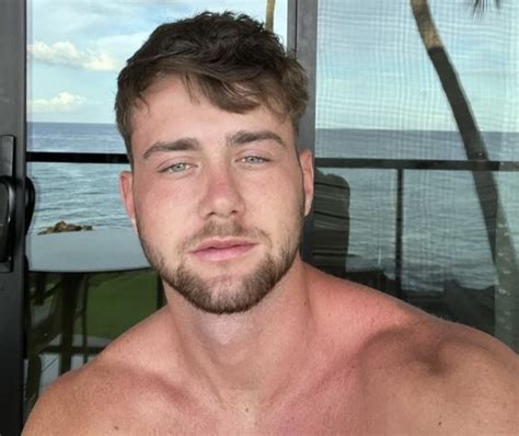 harry jowsey gay|Too Hot to Handle star Harry Jowsey confirms he has a boyfriend